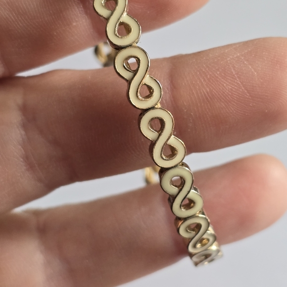 Infinity symbol bracelet stretch cream ivory colored enamel gold tone - Picture 8 of 11